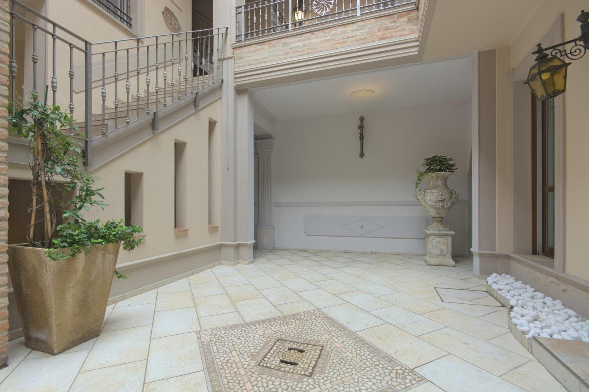Imola Suites Exterior photo