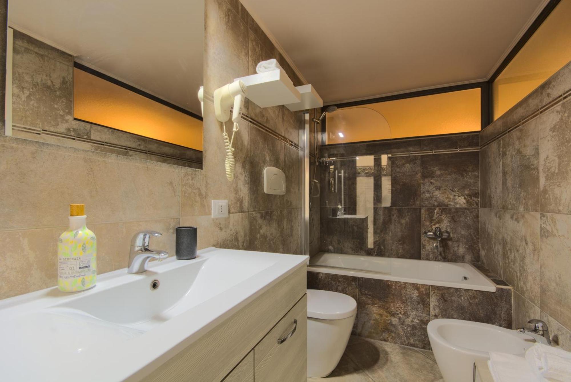 Imola Suites Exterior photo