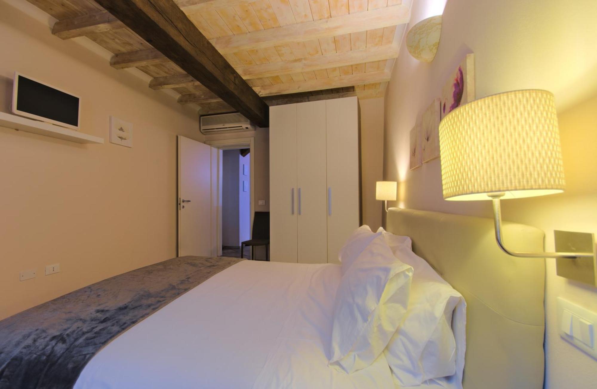 Imola Suites Exterior photo